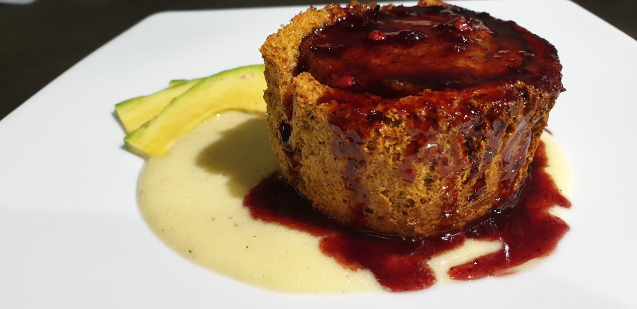 Filetto in crosta di pane con Locro de Papas (crema di patate e avocado)