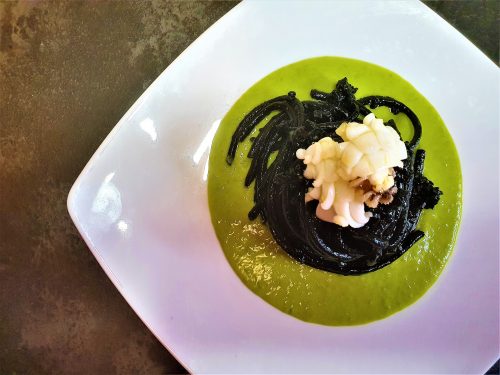 Bigoli con seppie e piselli