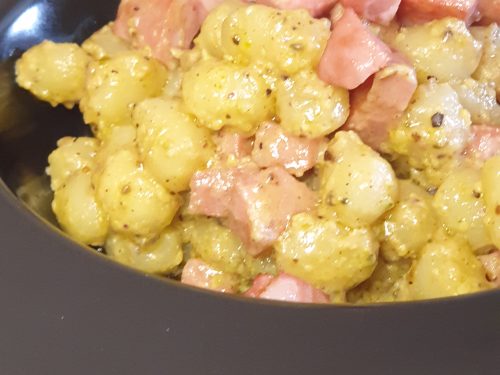 Gnocchetti al pesto di pistacchio e mortadella