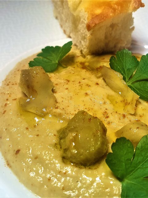 Hummus di ceci e carciofi